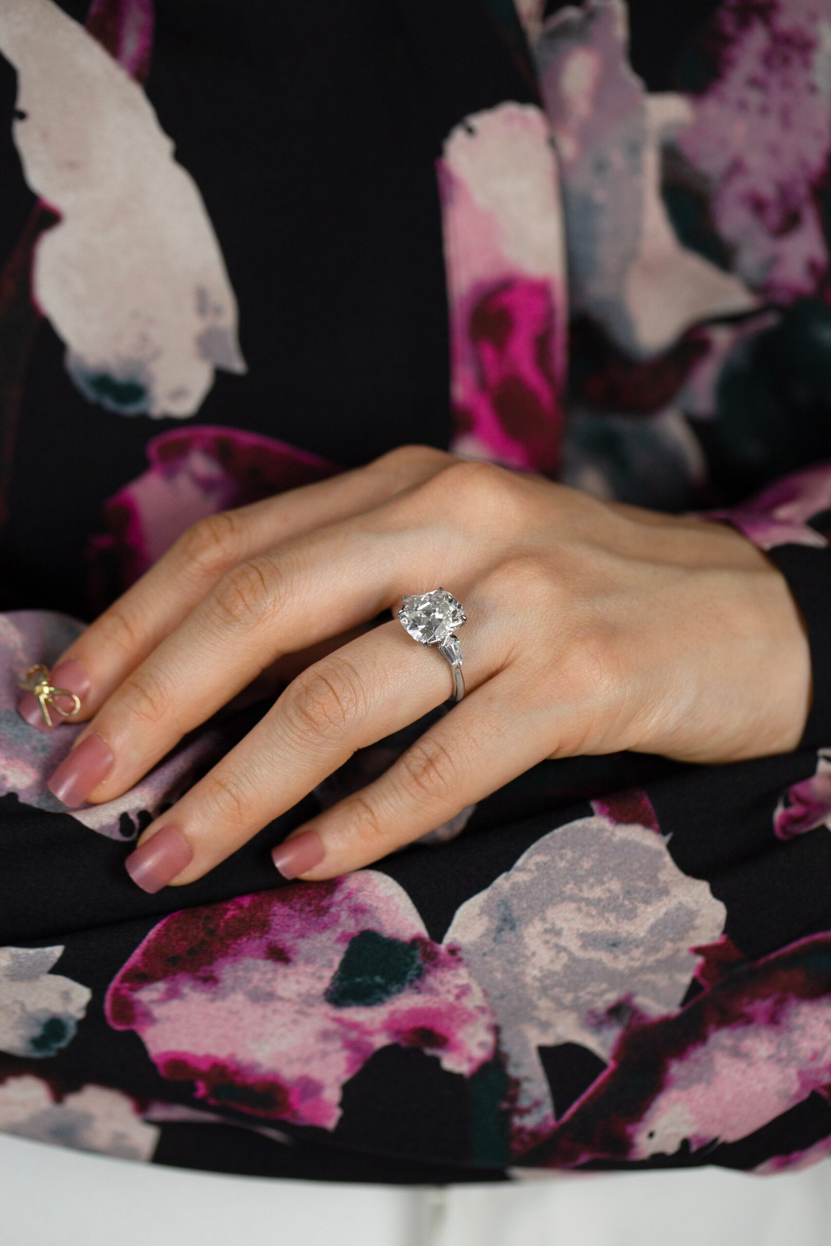 GIA Certified 5.11 Carats Cushion Cut Diamond Three-Stone Engagement Ring in Platinum - Image 6