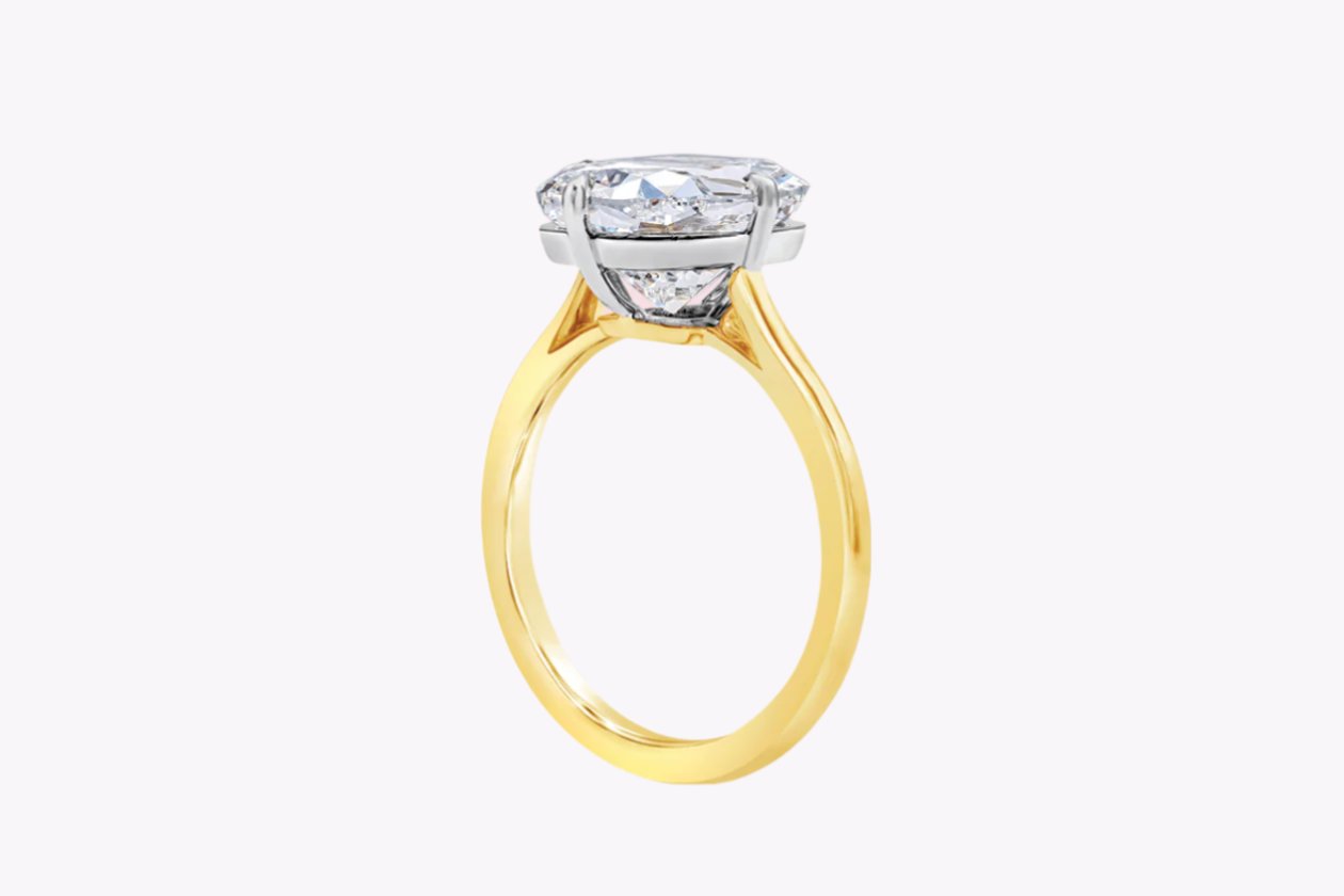 GIA Certified 5.02 Carats Cushion Cut Diamond Solitaire Engagement Ring in Platinum & Yellow Gold - Image 4