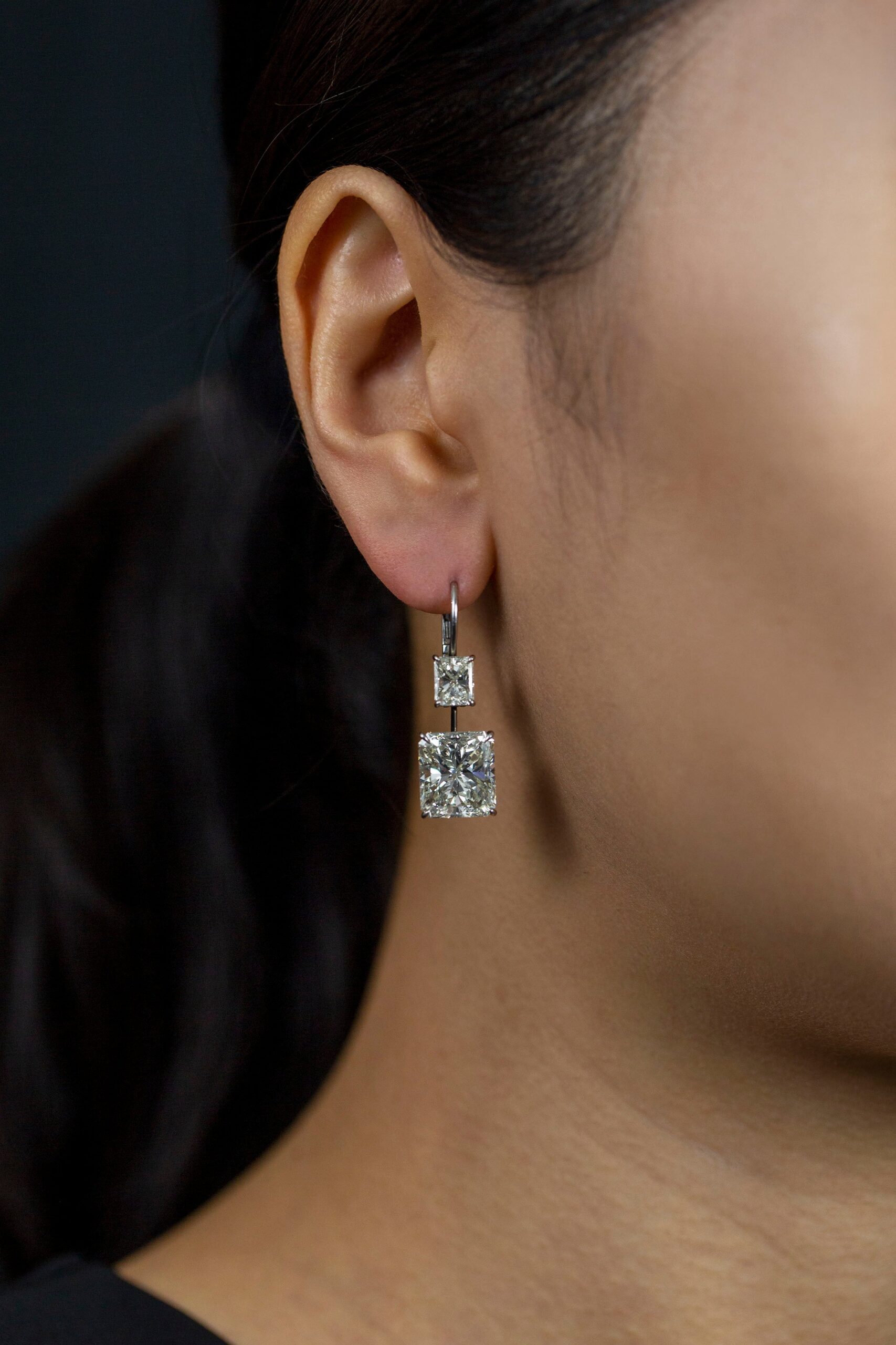 GIA Certified 12.16 Carats Total Radiant Cut Diamond Drop Earrings in Platinum - Image 3