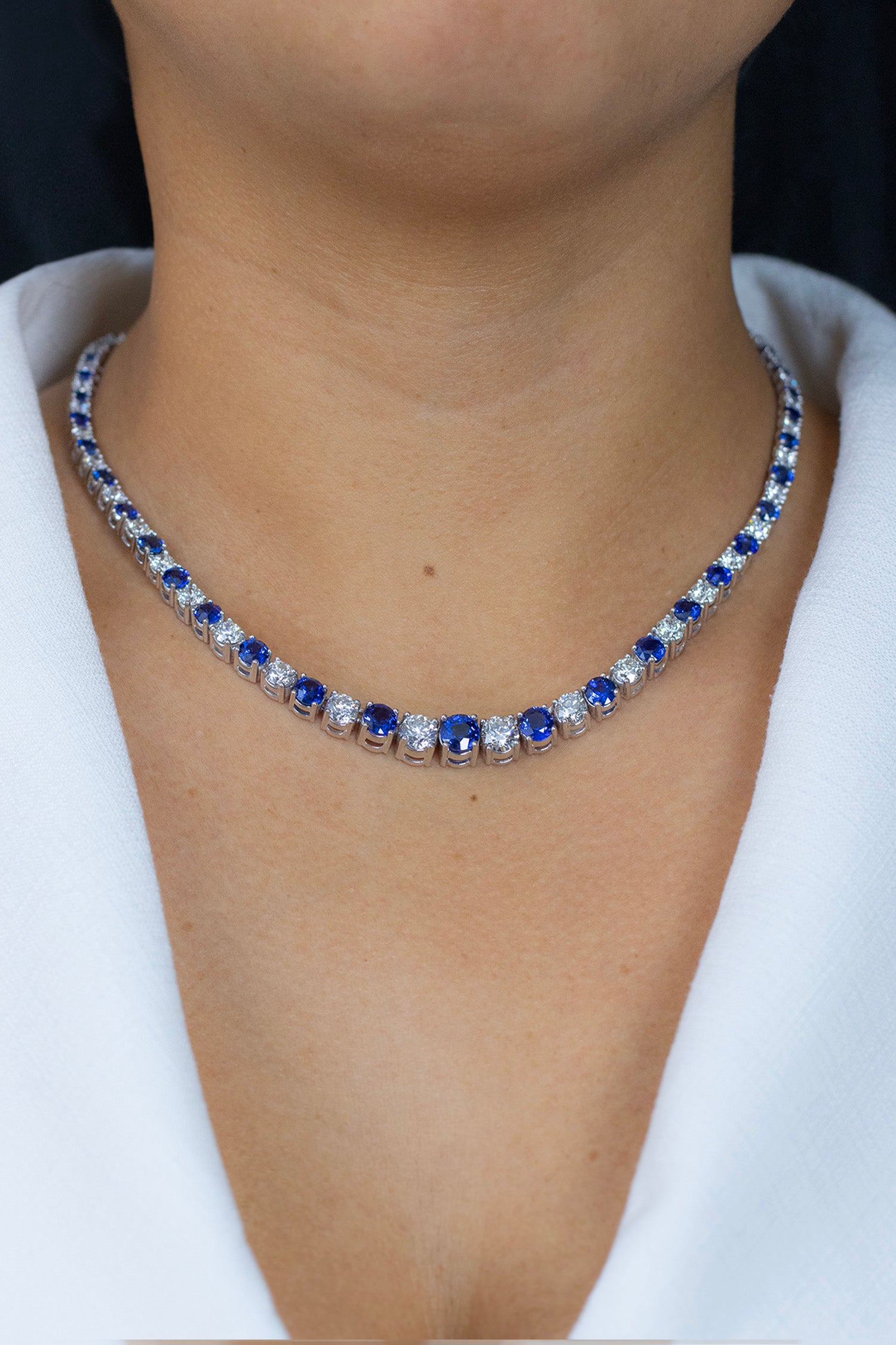 30.81 Carats Total Round Brilliant Cut Sapphire & Diamond Riviera Tennis Necklace in White Gold - Image 5