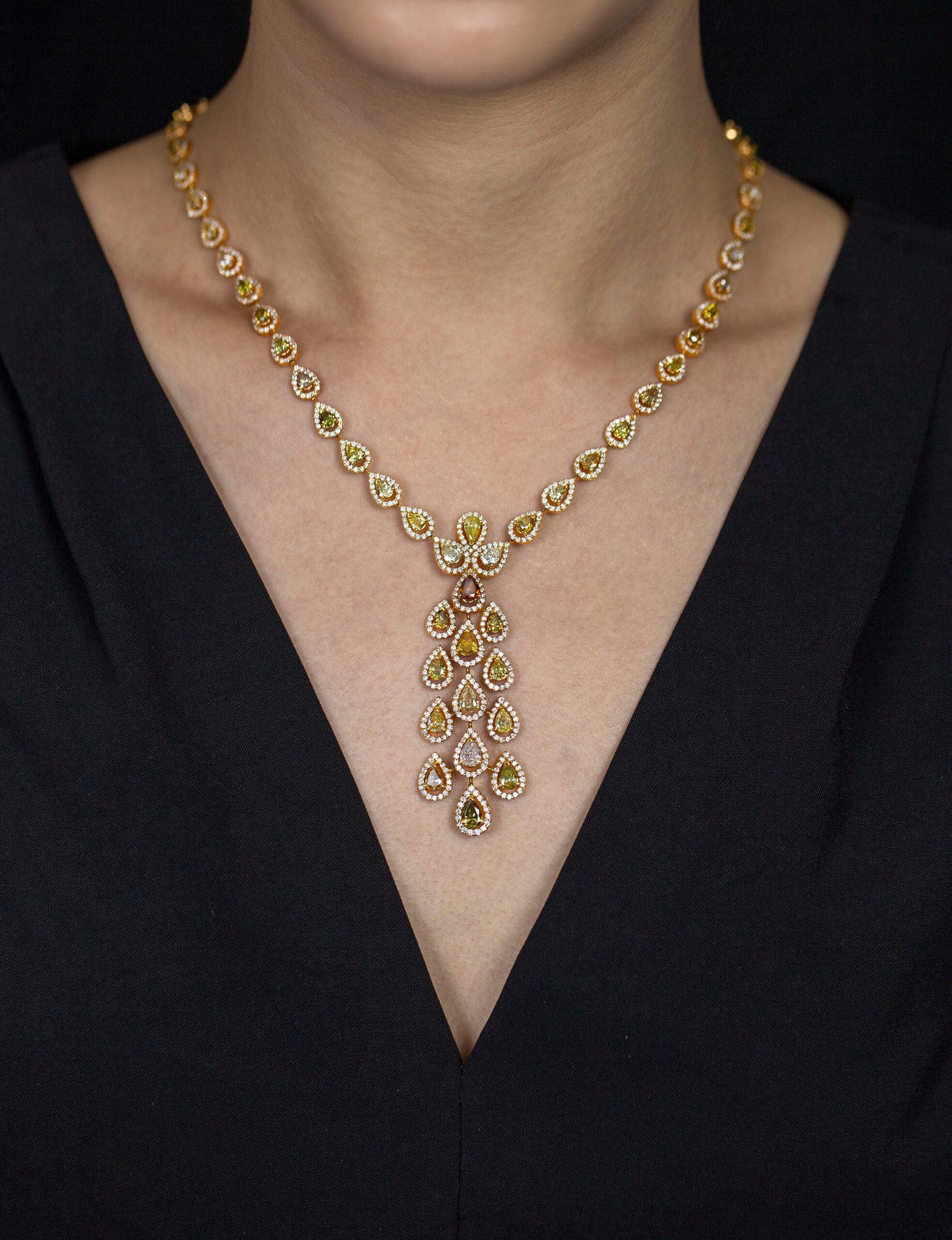 13.08 Carats Total Pear Shape Natural Fancy Color Diamond Halo Drop Necklace in Rose Gold - Image 3