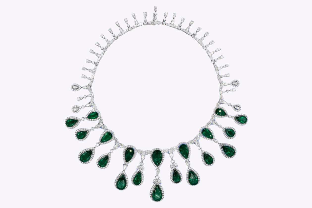 96.39 Carats Total Pear Shape Colombian Emerald & Diamond Fringe Necklace in White Gold - Image 3