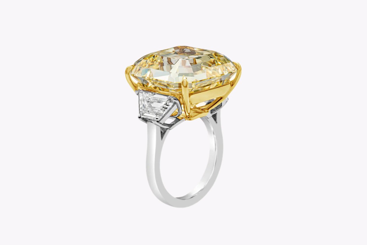 GIA Certified 30.02 Carats Asscher Cut Yellow Diamond Three-Stone Cocktail Ring in Yellow Gold & Platinum - Image 3
