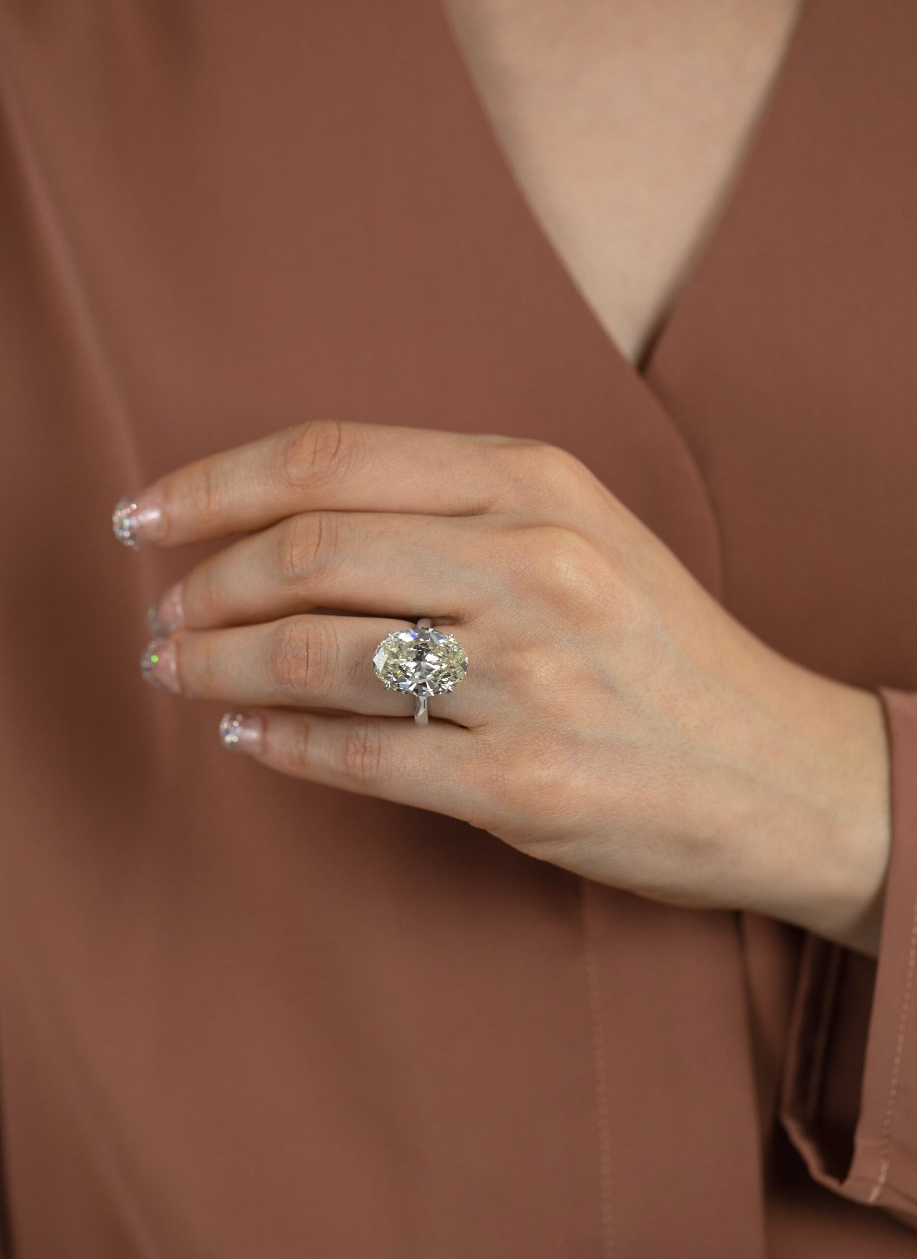 GIA Certified 10.78 Carats Oval Cut Diamond Solitaire Engagement Ring in Platinum - Image 6