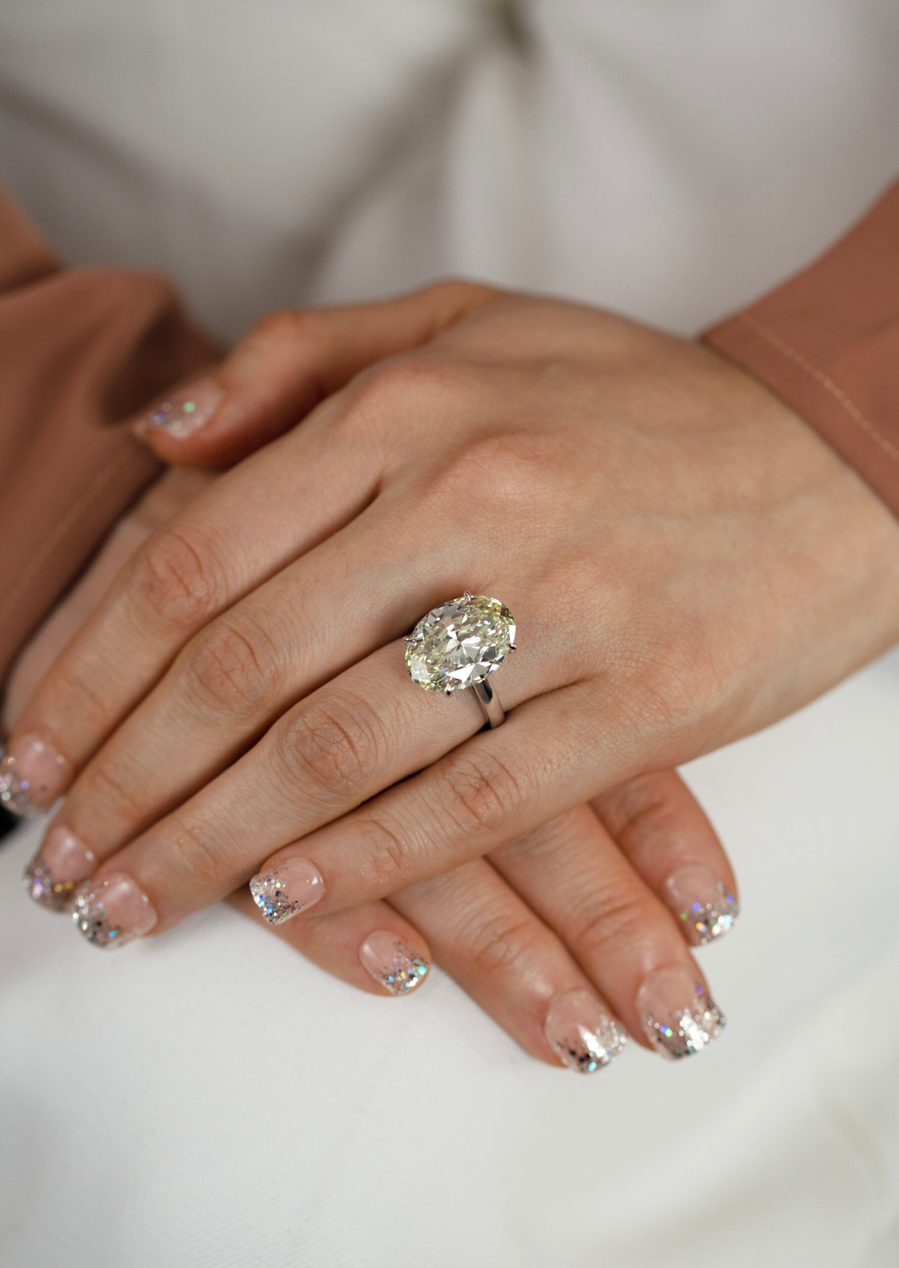 GIA Certified 10.78 Carats Oval Cut Diamond Solitaire Engagement Ring in Platinum - Image 7