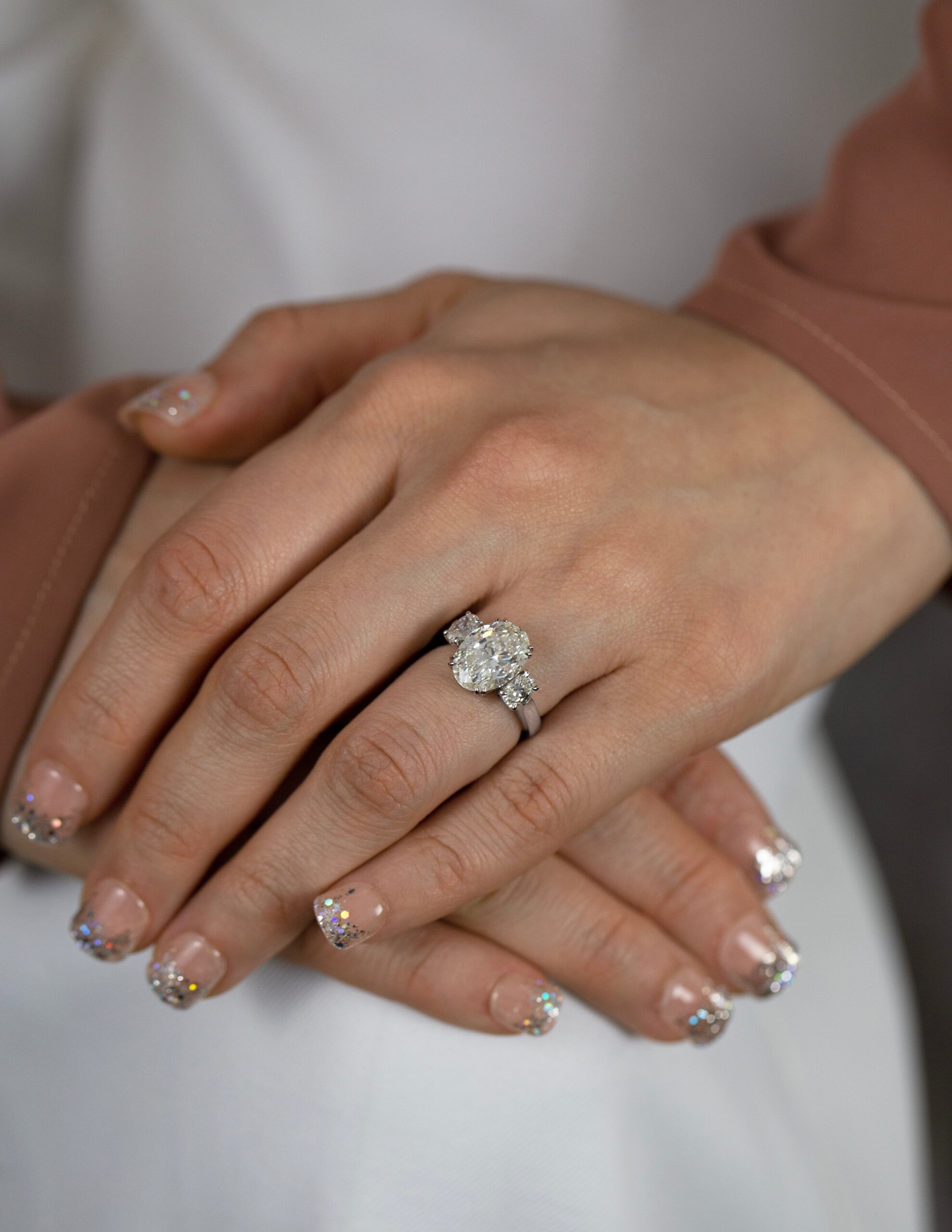 GIA Certified 4.01 Carats Oval Cut Diamond Three-Stone Engagement Ring in Platinum - Image 6