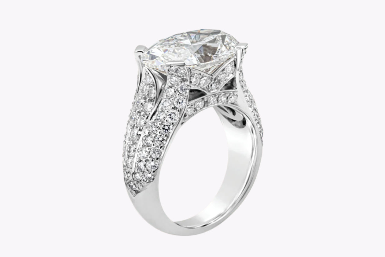 GIA Certified 6.16 Carats Oval Cut Diamond Dome Cocktail Engagement Ring in Platinum - Image 4