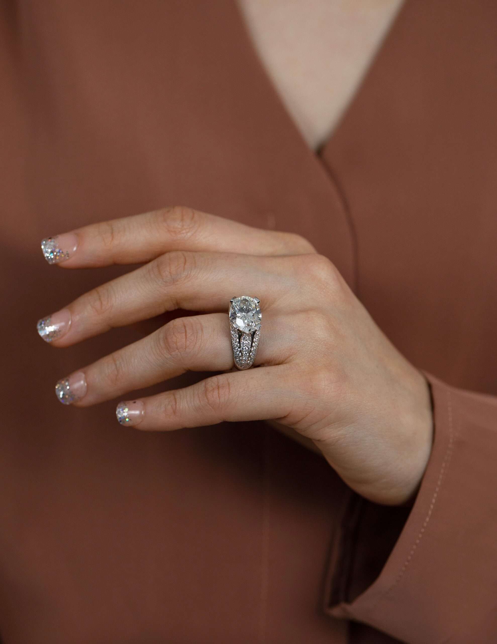 GIA Certified 6.16 Carats Oval Cut Diamond Dome Cocktail Engagement Ring in Platinum - Image 7