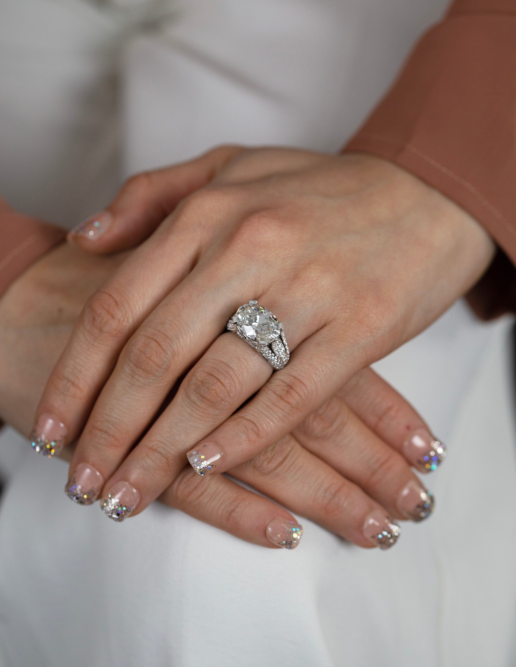 GIA Certified 6.16 Carats Oval Cut Diamond Dome Cocktail Engagement Ring in Platinum - Image 9