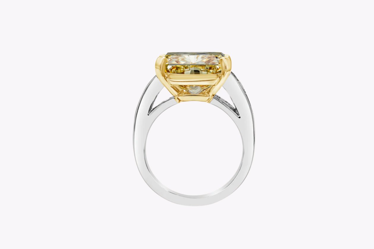 GIA Certified 11.30 Carats Radiant Cut Yellow Diamond Engagement Ring in Yellow Gold & Platinum - Image 3