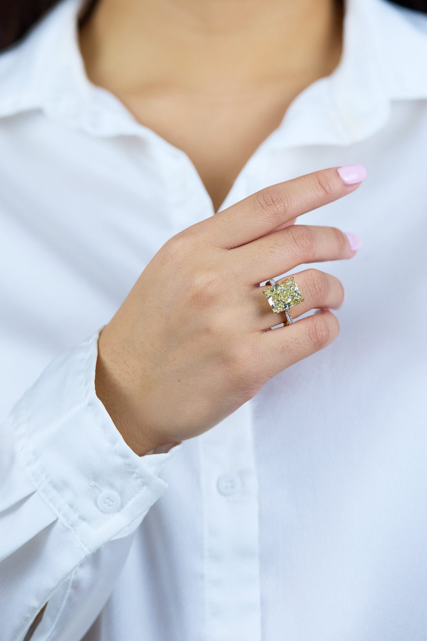 GIA Certified 12.16 Carats Radiant Cut Yellow Diamond Intertwined Engagement Ring in Yellow Gold & Platinum - Image 5