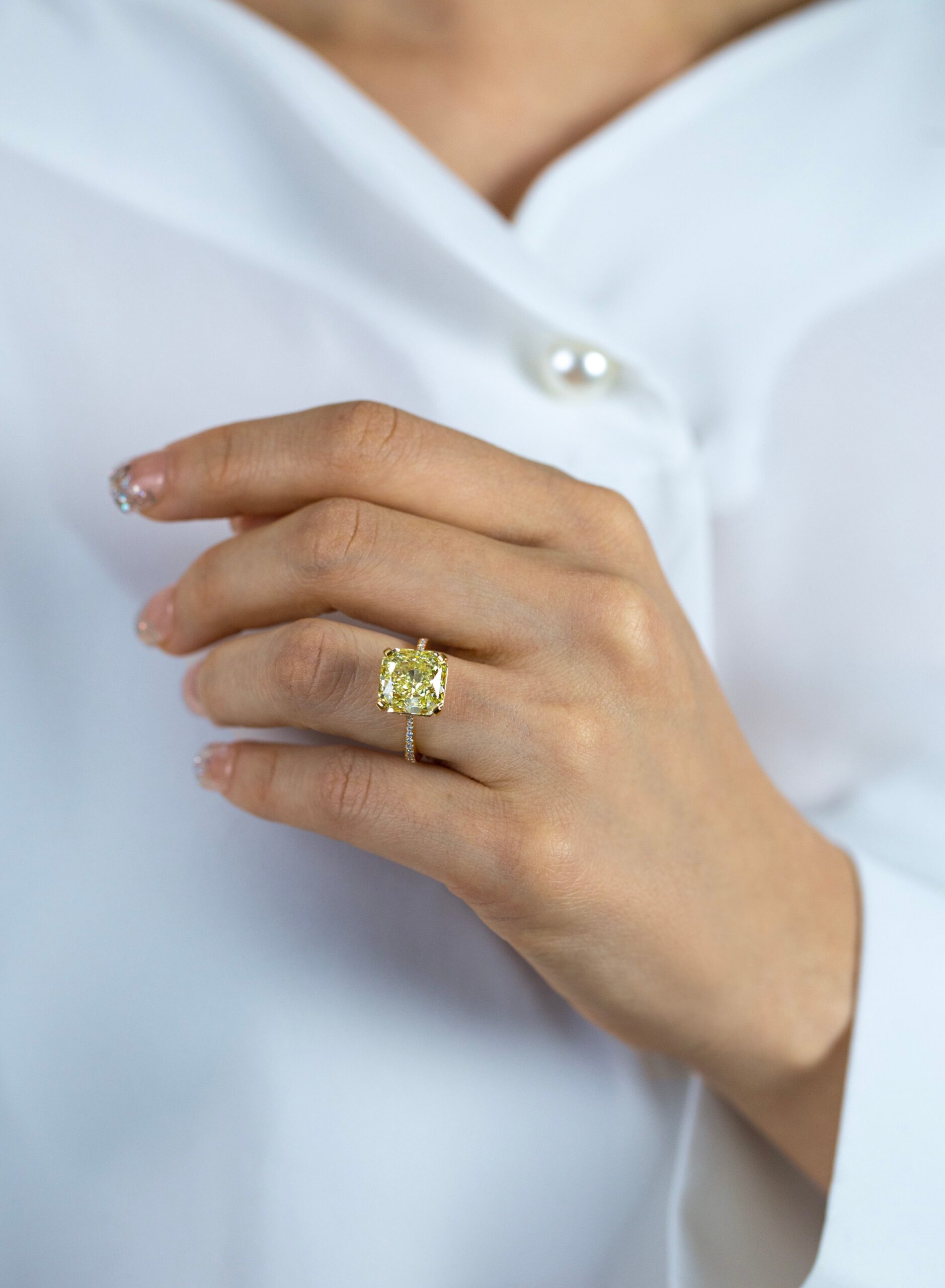 GIA Certified 6.54 Carats Radiant Cut Yellow Diamond Engagement Ring in Yellow Gold - Image 5