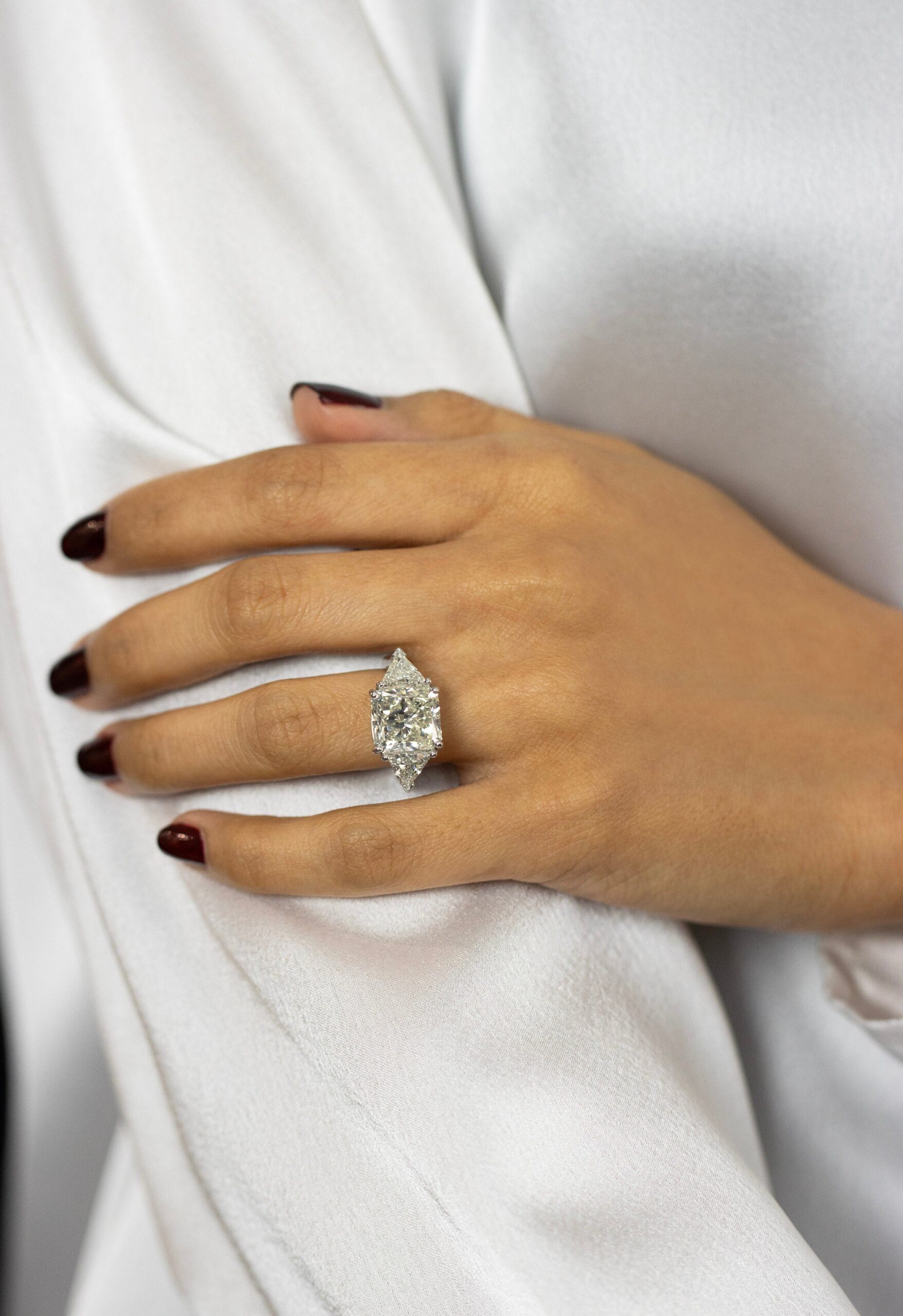 GIA Certified 6.90 Carats Radiant Cut Diamond Three-Stone Engagement Ring in Platinum - Image 4