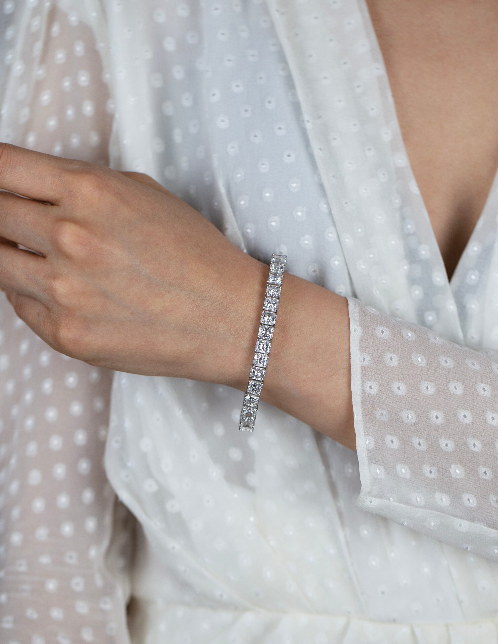 GIA Certified 31.36 Carats Total Radiant Cut Diamond Tennis Bracelet in Platinum - Image 3