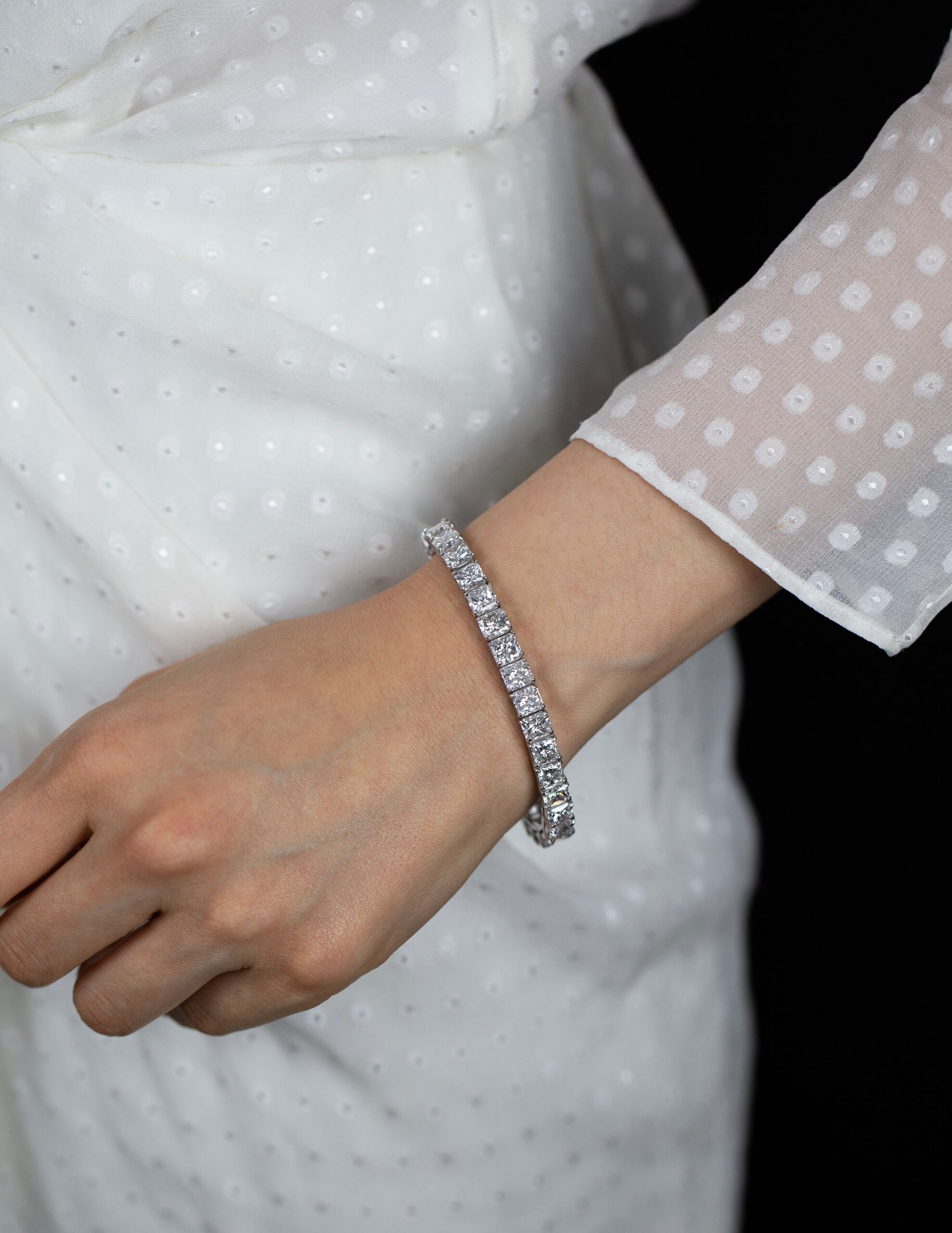 GIA Certified 31.36 Carats Total Radiant Cut Diamond Tennis Bracelet in Platinum - Image 5