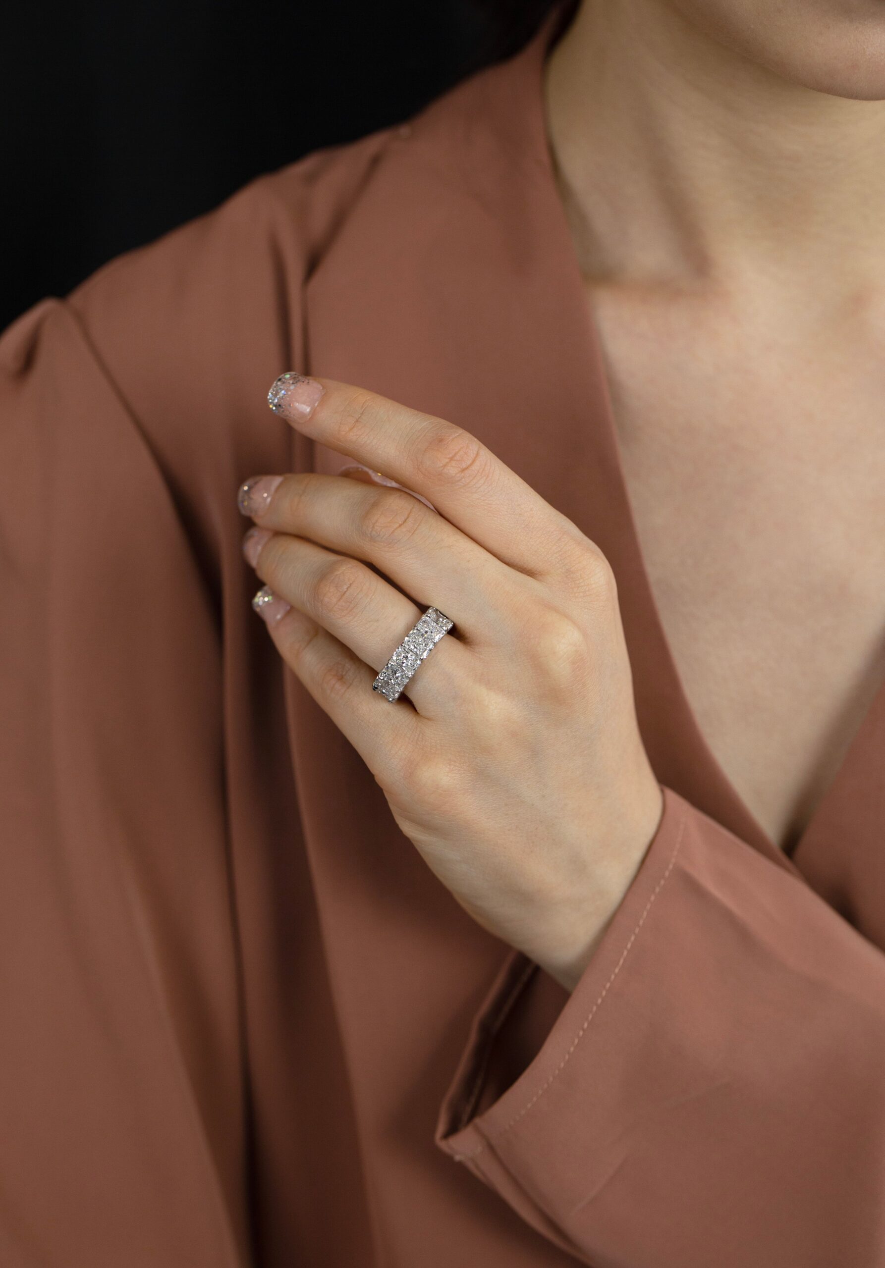 GIA Certified 11.39 Carats Total Radiant Cut Diamond Eternity Wedding Band Ring in Platinum - Image 4